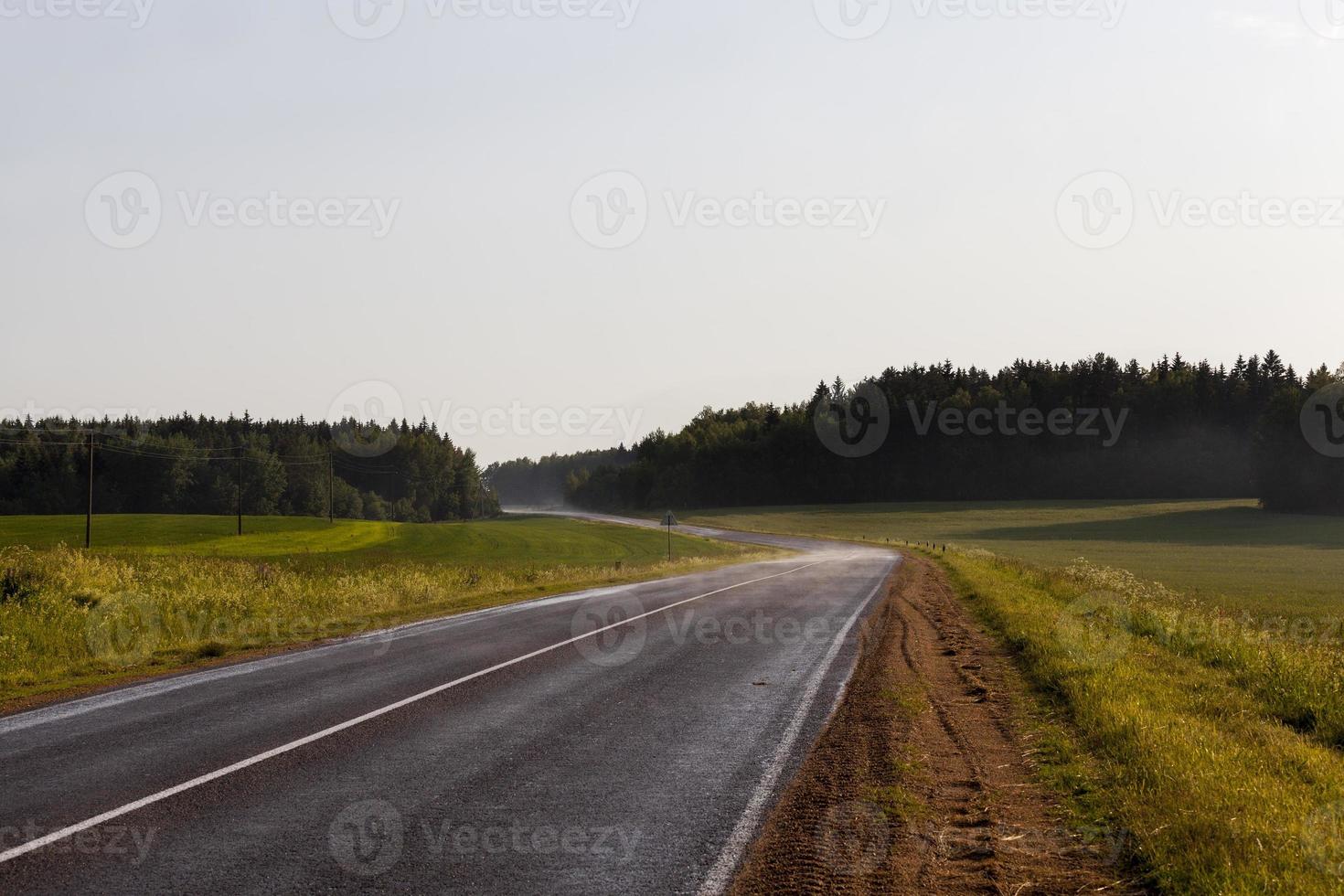 strada per la circolazione di vari veicoli foto