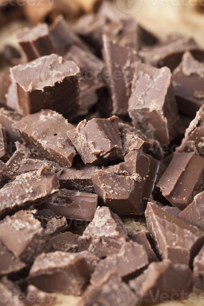 cioccolato a base di zucchero e cacao, pezzi deliziosi foto