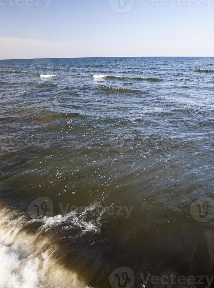 la costa del mare del freddo mar baltico foto