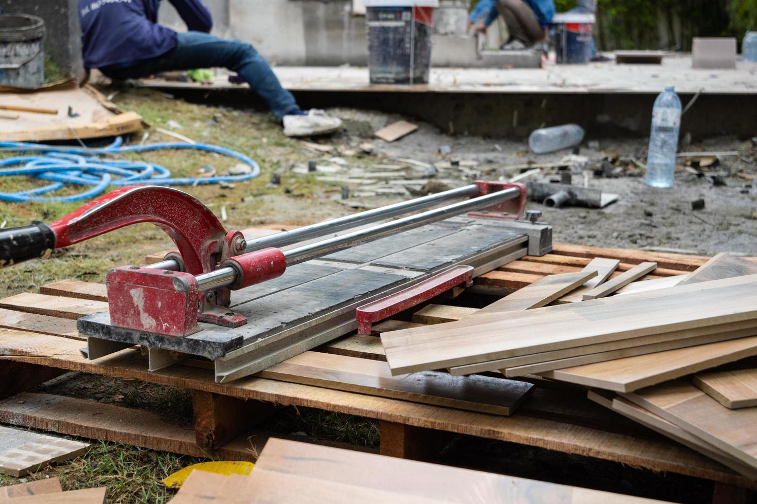 tagliapiastrelle per l'uso in un cantiere edile foto