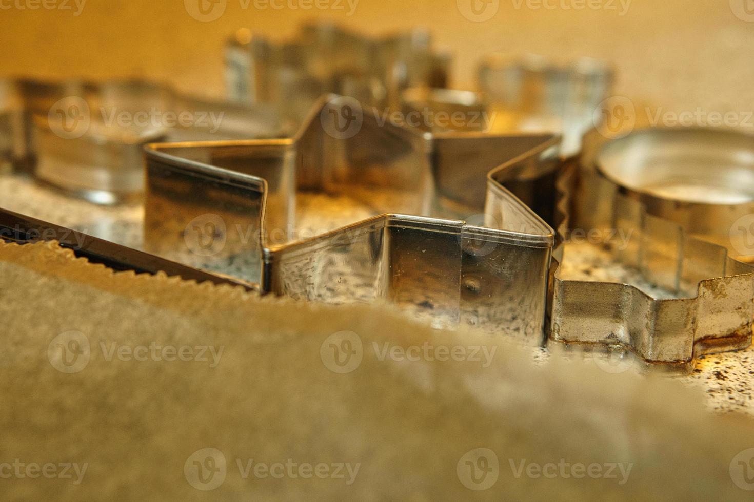 tagliabiscotti a stella per cuocere i biscotti nel periodo natalizio foto