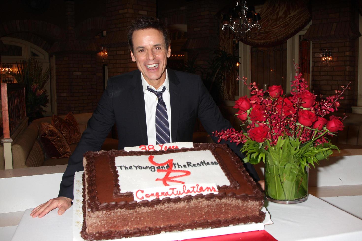 Los angeles, 24 marzo - Christian Leblanc al giovane e irrequieto 38° anniversario sul set press party alla cbs television city il 24 marzo 2011 a los angeles, ca foto