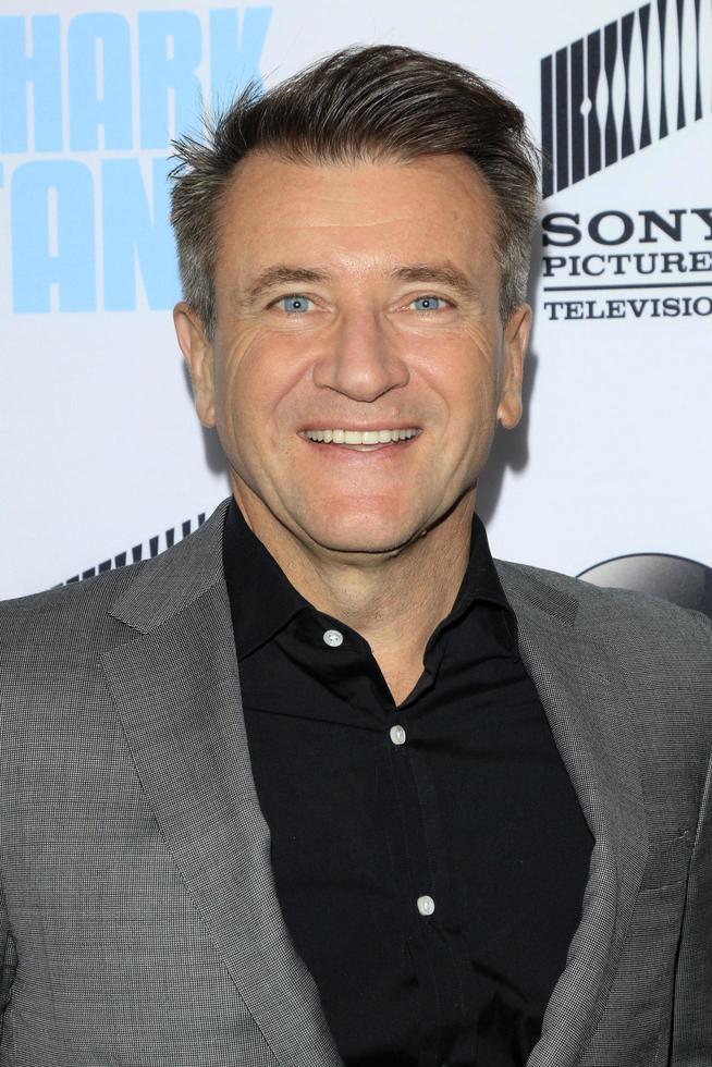 los angeles, 23 settembre - robert herjavec alla premiere della stagione 8 del serbatoio degli squali al viceré l ermitage beverly hills il 23 settembre 2016 a beverly hills, ca foto