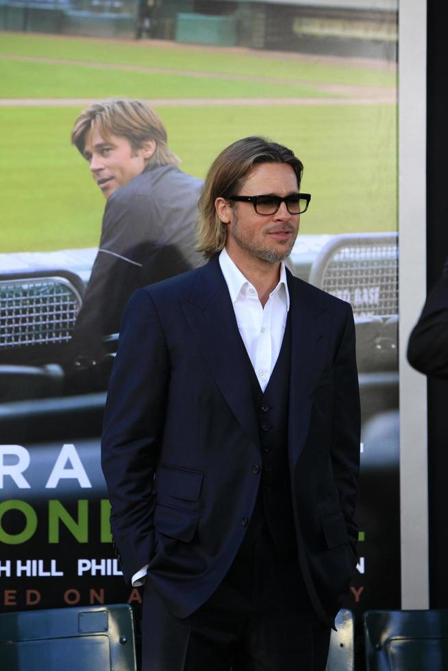 los angeles, 19 settembre - Brad Pitt arriva alla prima mondiale di Moneyball al Paramount Theatre of the Arts il 19 settembre 2011 a Oakland, ca foto