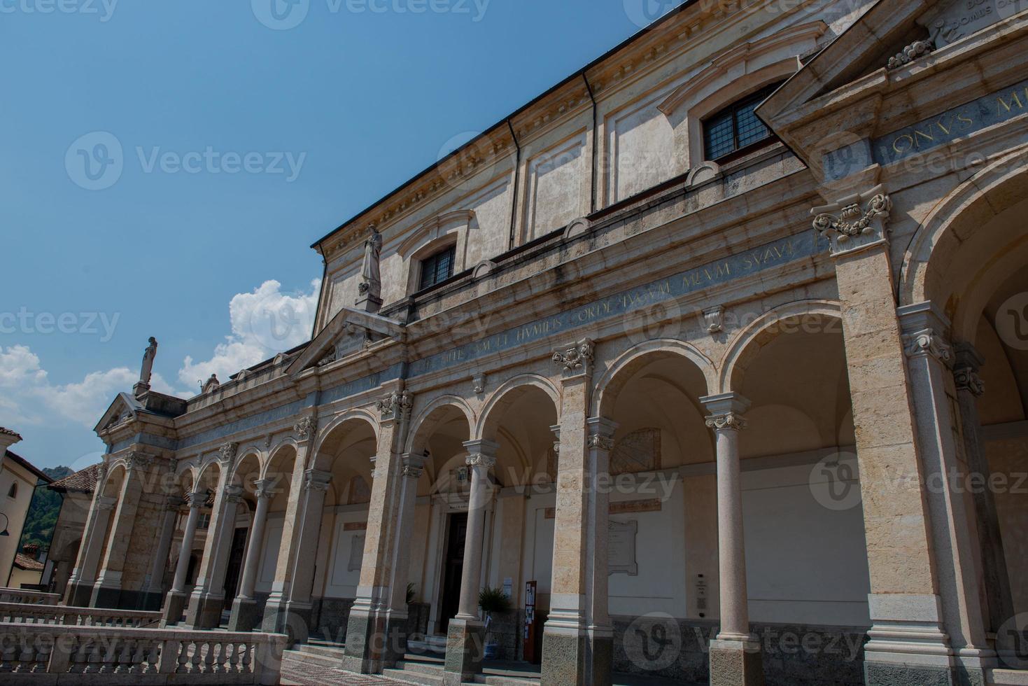 la basilica di santa maria assunta a clusone foto