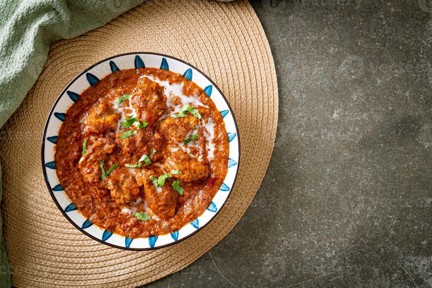 pollo tikka masala cibo piccante a base di carne al curry foto