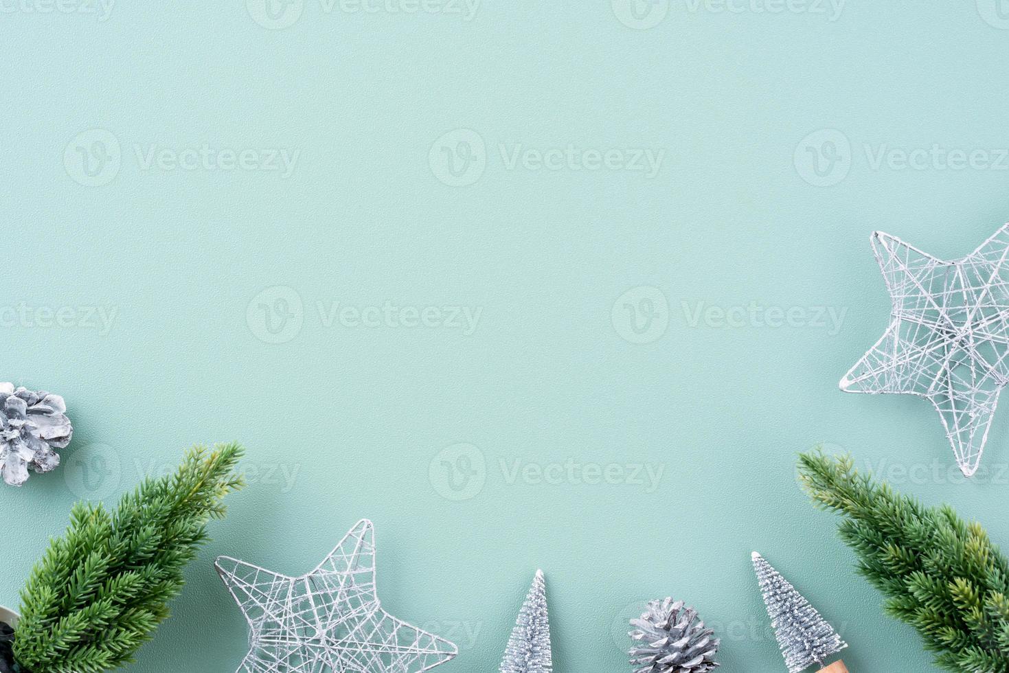 vista dall'alto dello sfondo delle vacanze di Natale. composizione della decorazione dell'ornamento festivo flatlay. foto