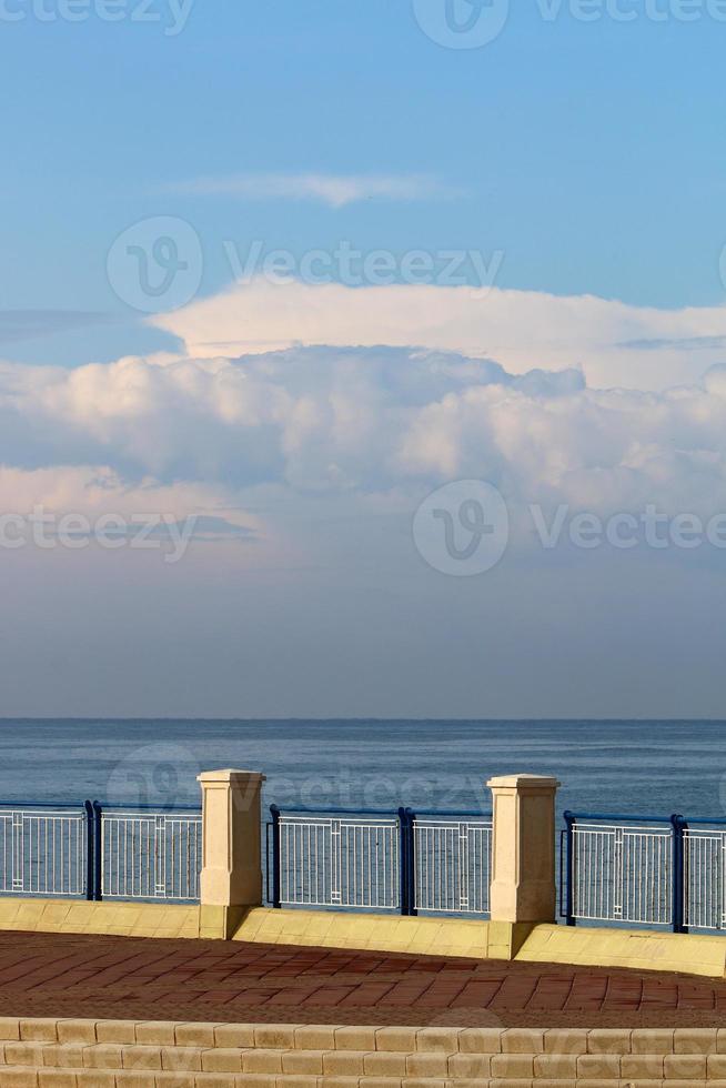 scherma in un parco cittadino sulla costa mediterranea foto