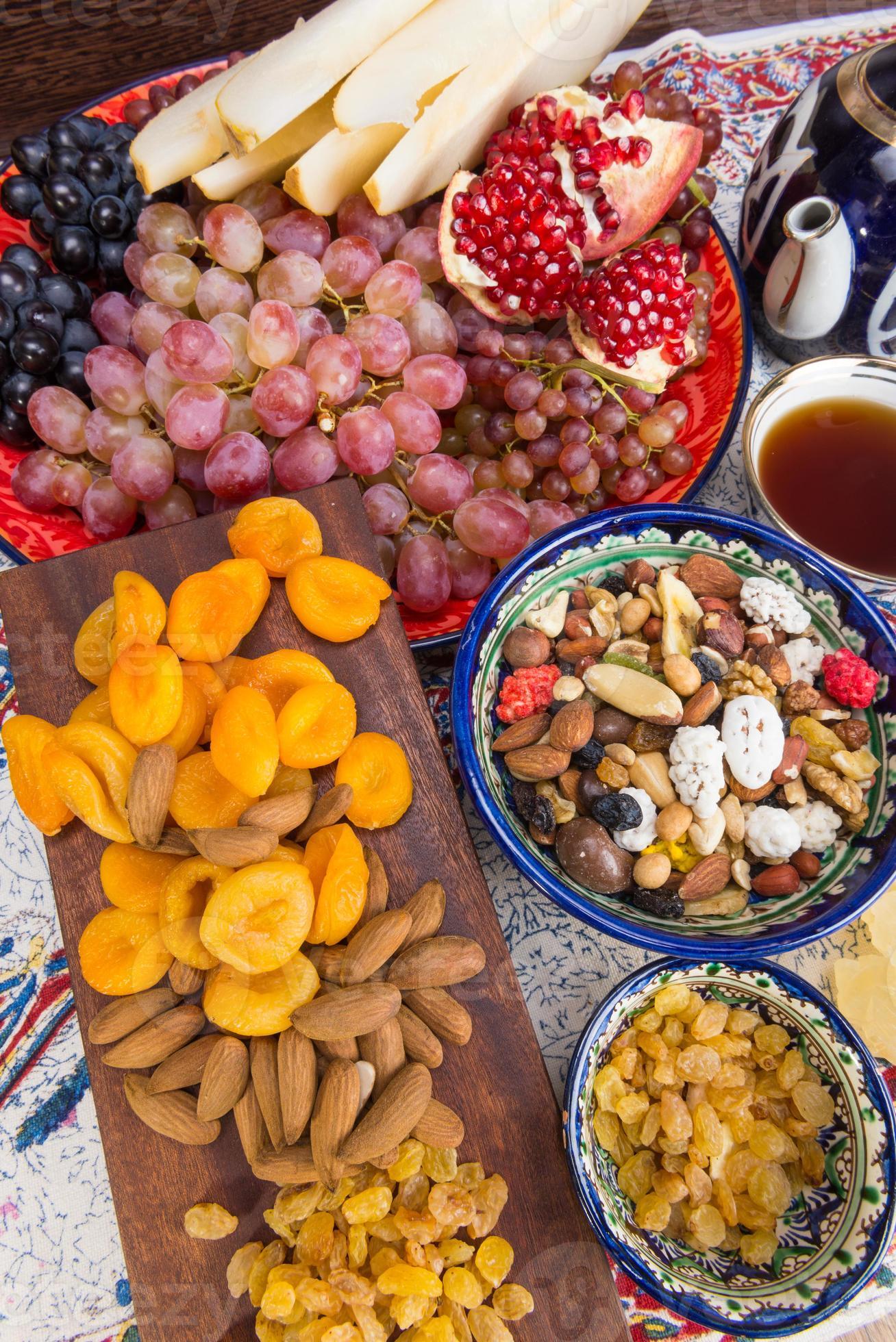 frutta e dolci dell'Asia centrale foto