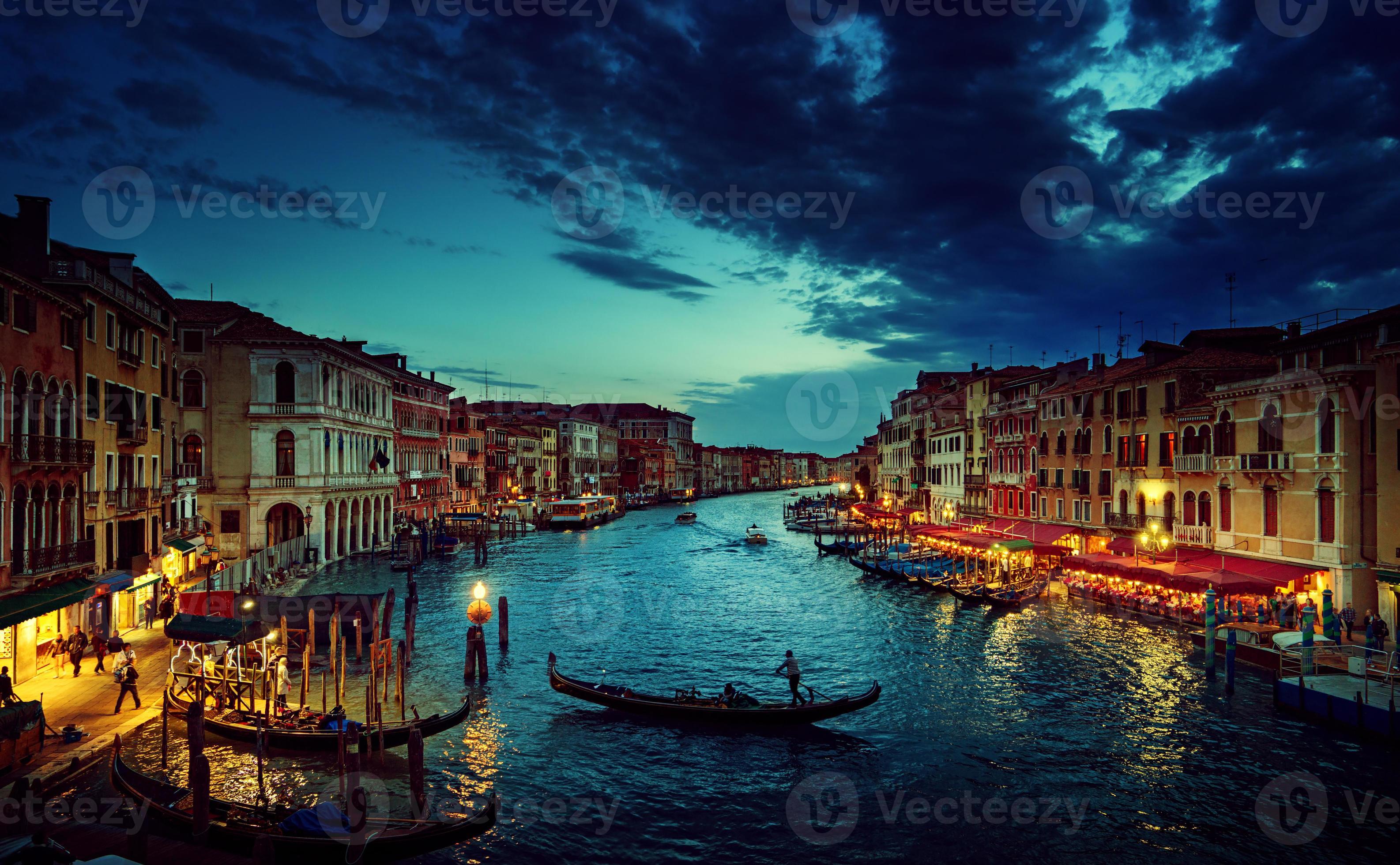 canal grande in tempo tramonto, venezia, italia foto
