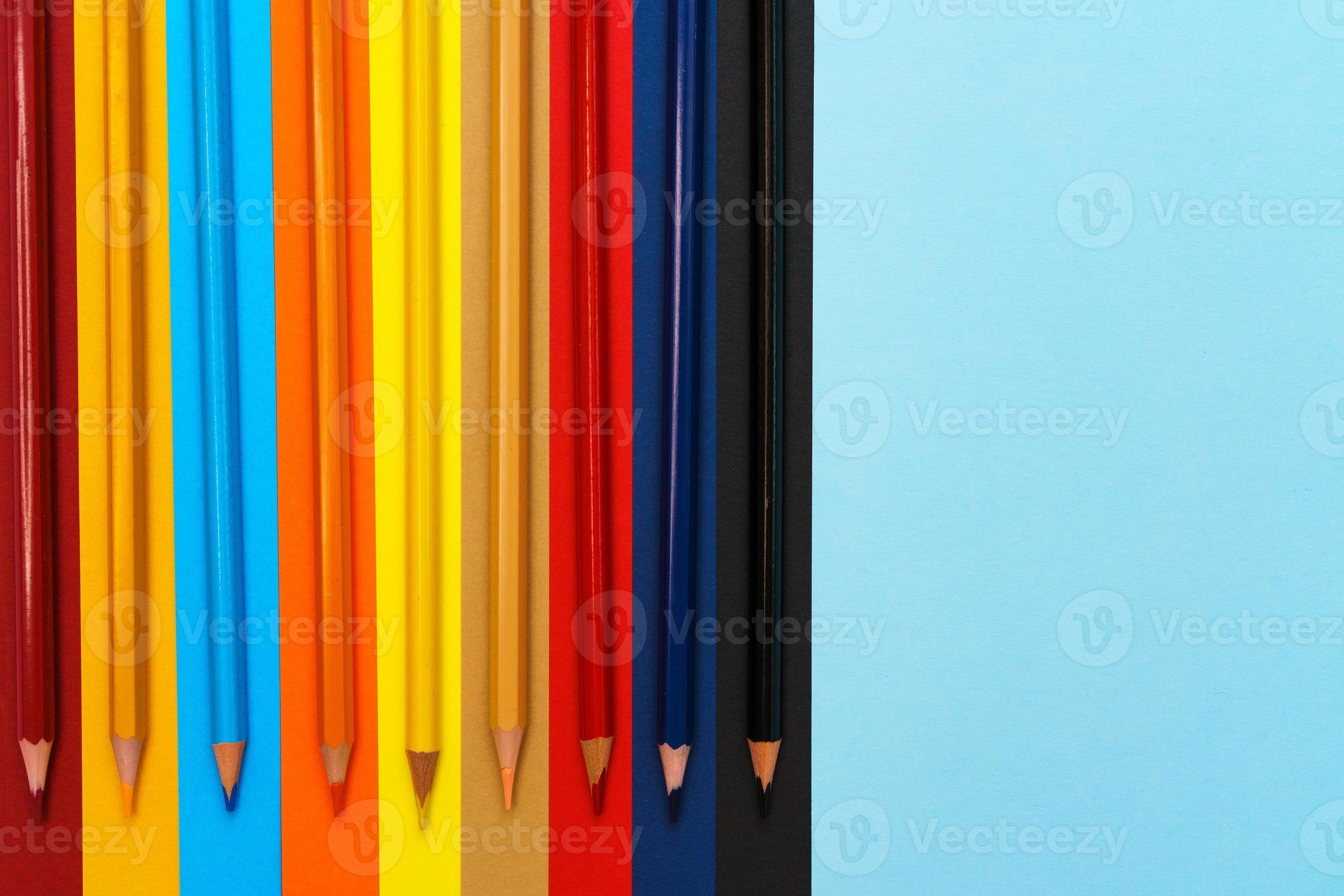 colorato matite vicino su. colorato matite per bambini in età prescolare e  scolari. 13870909 Stock Photo su Vecteezy