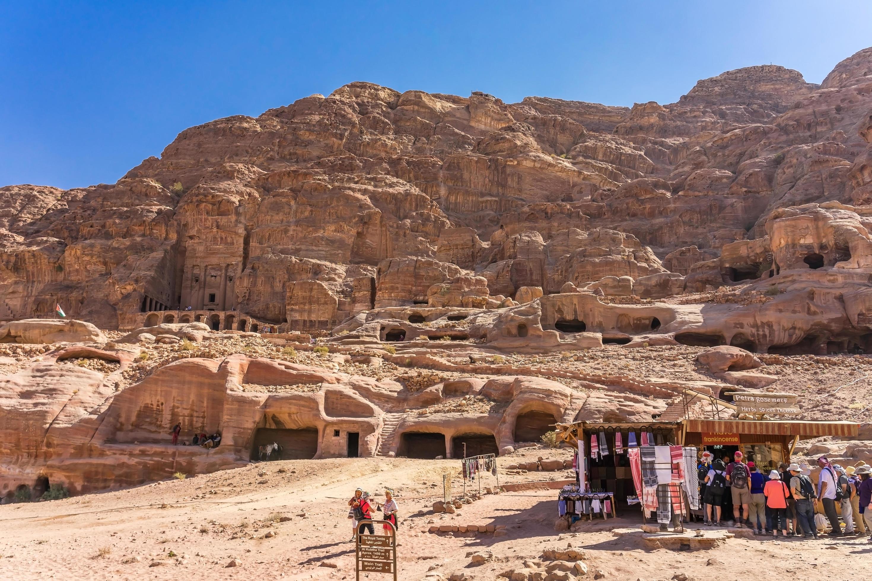 tombe e templi di petra, giordania, 2018 foto