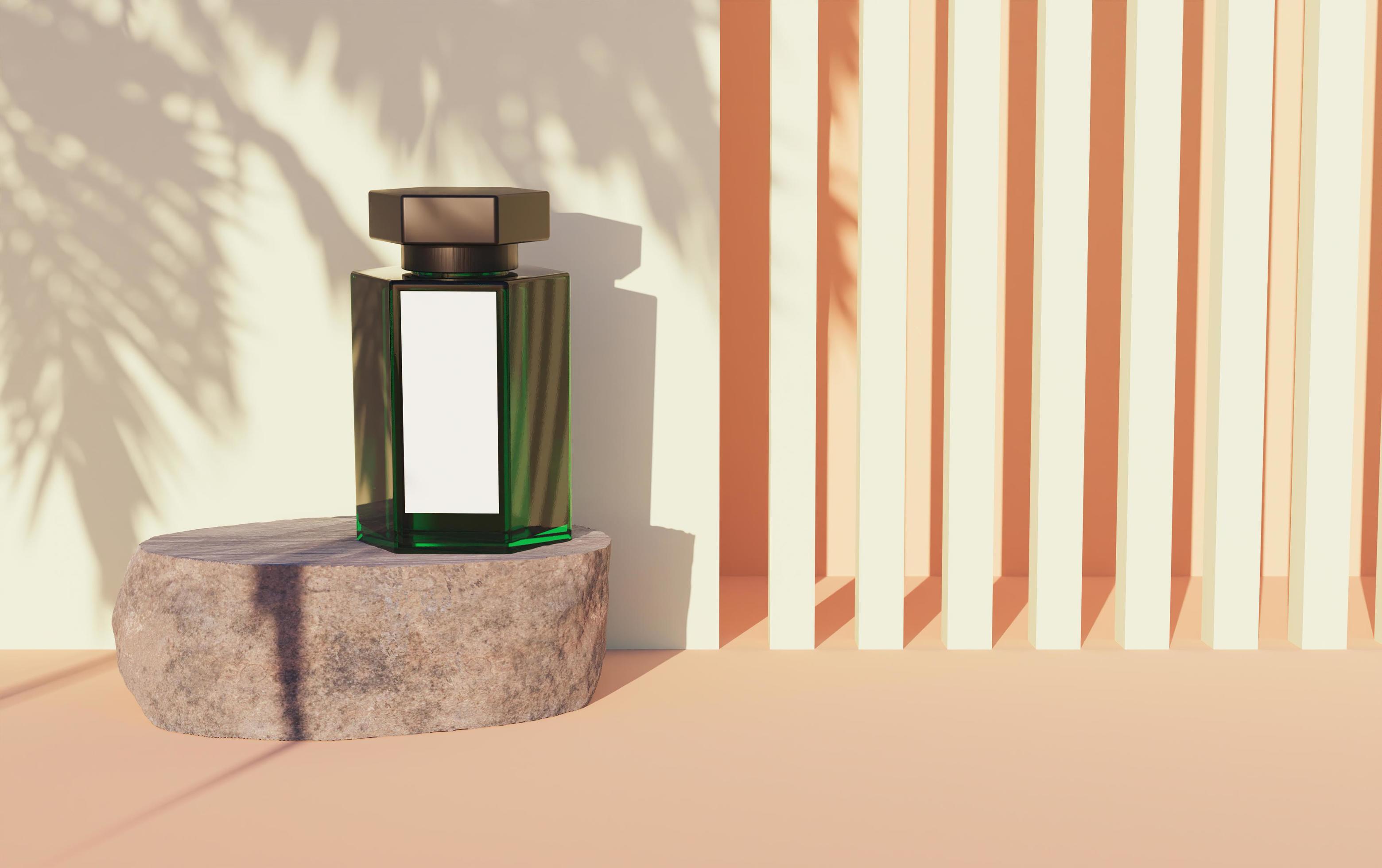 modello di barca di vetro verde con etichetta bianca su una roccia e sfondo astratto di forme lineari e ombra di palma, rendering 3d foto