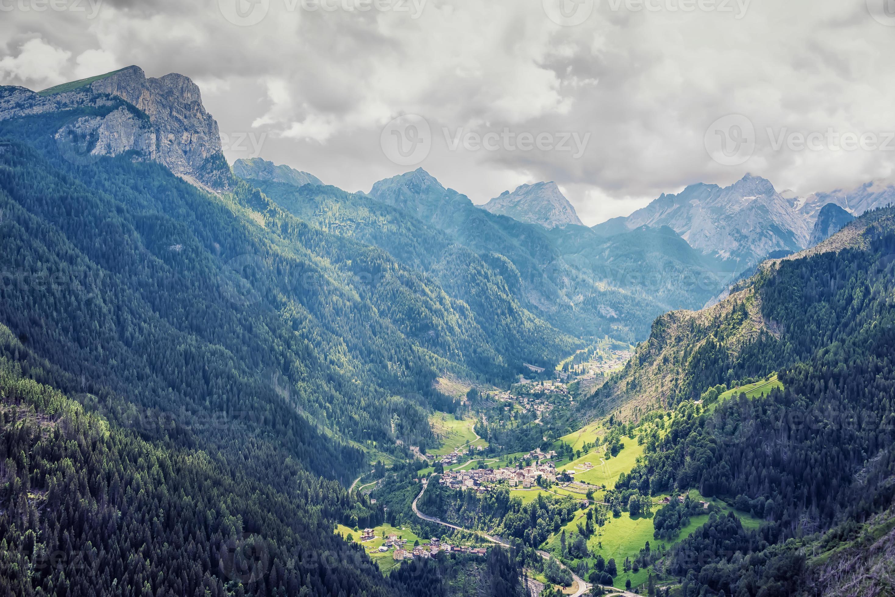 paesaggio delle dolomiti un patrimonio mondiale dell'unesco in alto adige, italia foto