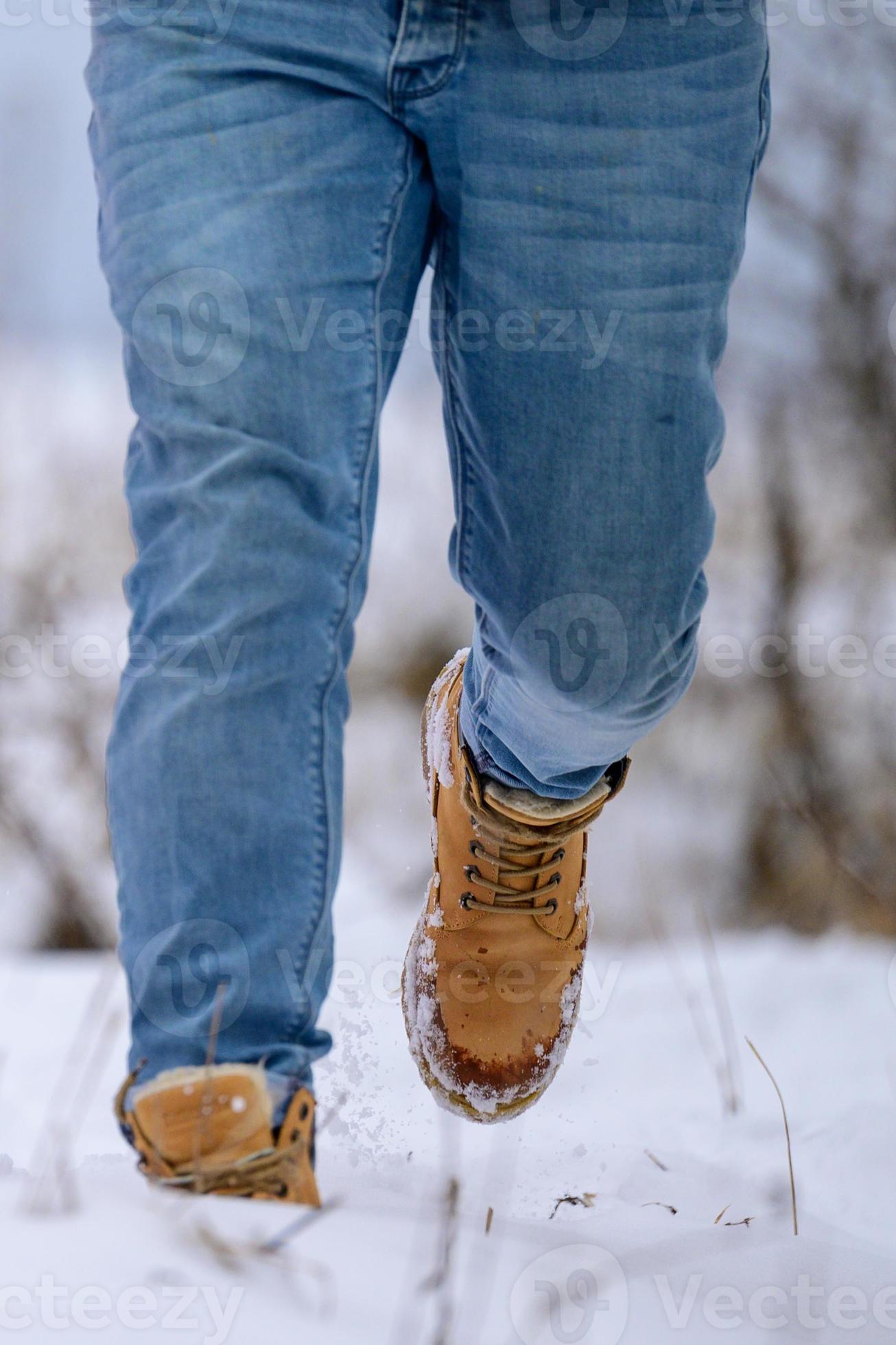 scarpe invernali da uomo realizzate in pelle marrone. 3023358 Stock Photo  su Vecteezy