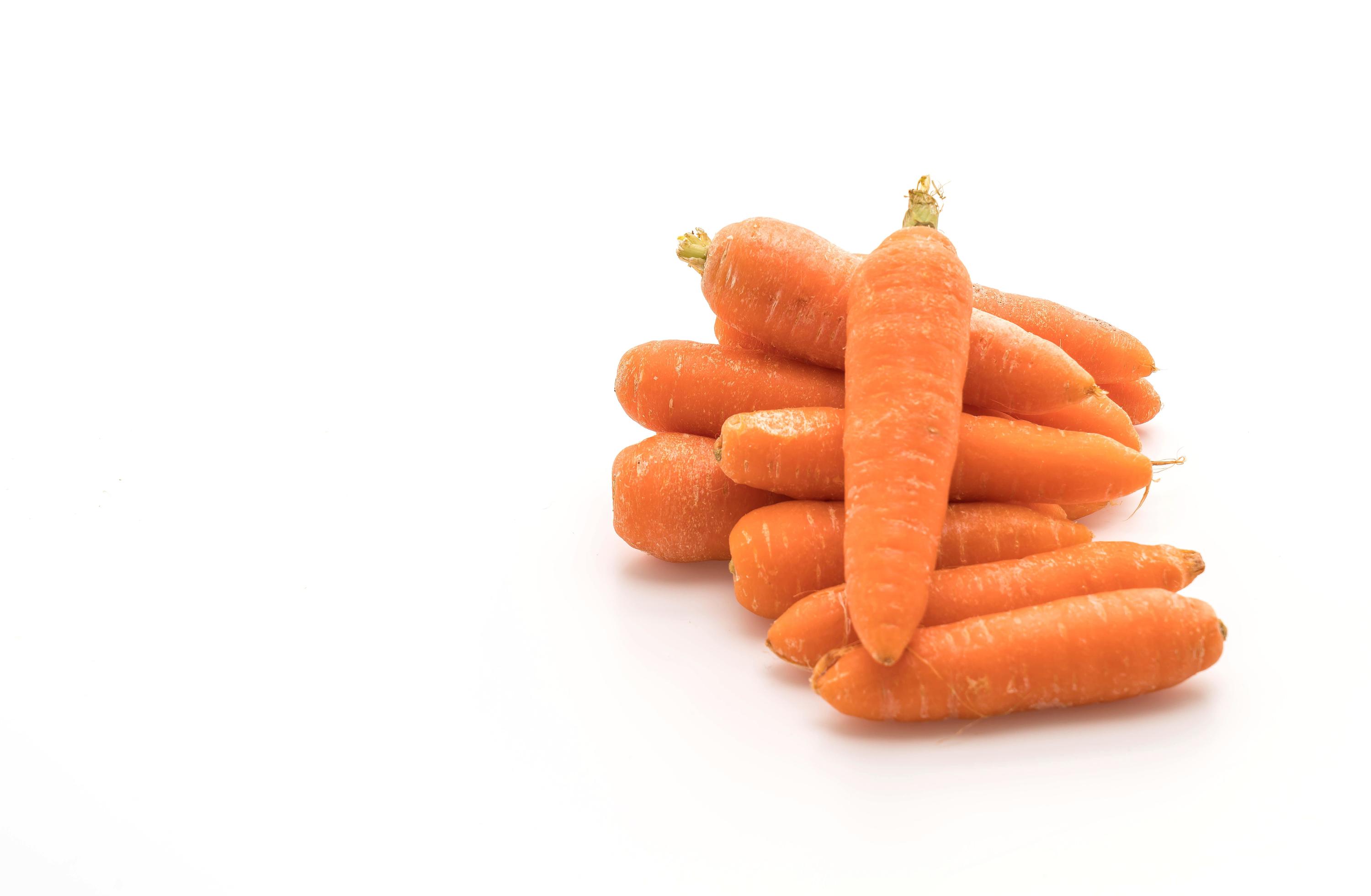 Carote su sfondo bianco - Carrots on white background Stock Photo