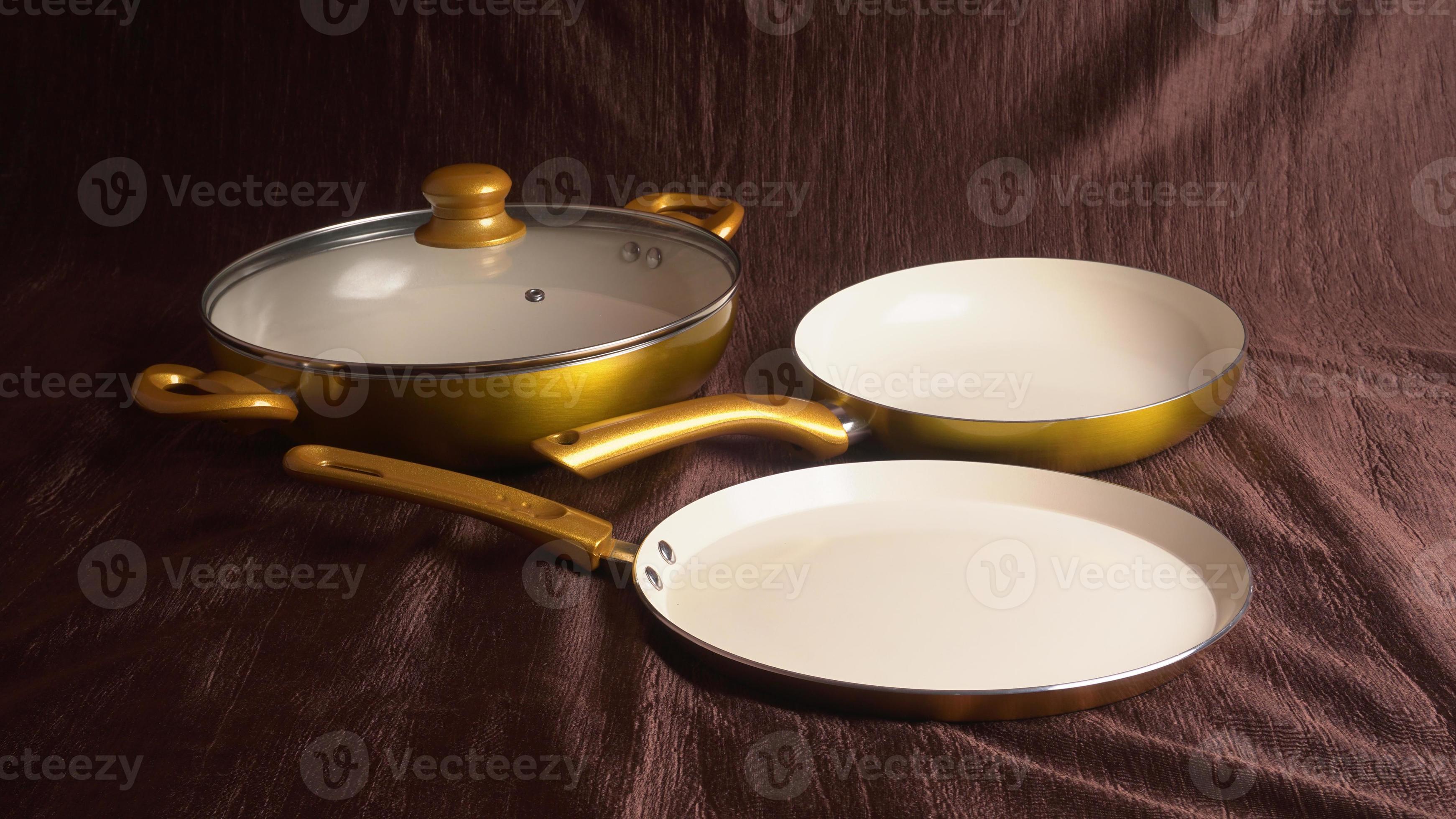 pentole e padelle. set di utensili da cucina e pentole. 3814225 Stock Photo  su Vecteezy