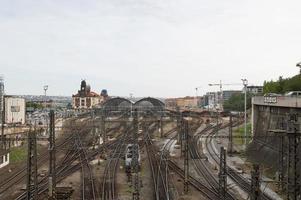 binari della stazione ferroviaria di praga foto