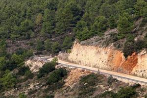 autostrada asfaltata attraverso Israele da nord a sud. foto