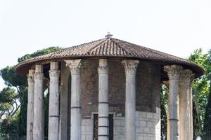 roma - tempio di vesta foto