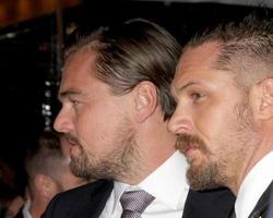 los angeles, 16 dic - leonardo dicaprio, tom hardy al revenant al teatro cinese tcl il 16 dicembre 2015 a los angeles, ca foto