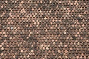 la terracotta usata come sfondo del tetto della casa. foto