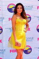 Los Angeles, 22 luglio - Shay Mitchell arriva al 2012 Teen Choice Awards al Gibson Ampitheatre il 22 luglio 2012 a Los Angeles, California foto