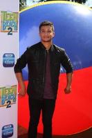 los angeles, 22 giugno - jordan fisher at the teen beach 2 premiere ai walt disney studios il 22 giugno 2015 a burbank, ca foto