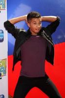 los angeles, 22 giugno - jordan fisher at the teen beach 2 premiere ai walt disney studios il 22 giugno 2015 a burbank, ca foto