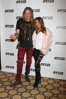 los angeles, 8 gennaio - sebastian bach, moglie al cocktail party axs tv inverno 2016 tca presso l'hotel langham huntington l'8 gennaio 2016 a pasadena, ca foto