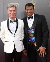 los angeles, 11 settembre - bill nye, neil degrasse tyson ai premi emmy creativi in prima serata 2016, giorno 2, arrivi al teatro microsoft l'11 settembre 2016 a los angeles, ca foto