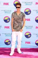 los angeles, 22 luglio - Justin Bieber arriva al 2012 Teen Choice Awards al Gibson Ampitheatre il 22 luglio 2012 a los angeles, ca foto