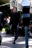 Los angeles, 9 febbraio - paul mccartney alla cerimonia di hollywood walk of fame per paul mccartney al capital record building il 9 febbraio 2012 a los angeles, ca foto