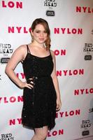 Los angeles, 10 aprile - jennifer Stone arriva alla rivista di nylon per il tredicesimo anniversario a smashbox il 10 aprile 2012 a los angeles, ca foto