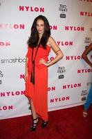 los angeles, 10 aprile - chloe bridges arriva alla celebrazione del tredicesimo anniversario della rivista di nylon a smashbox il 10 aprile 2012 a los angeles, ca foto