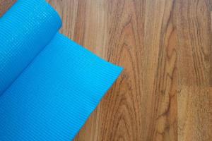 tappetino da yoga blu foto