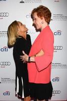 los angeles, 22 luglio - Kristin Chenoweth, Carol Burnett arriva a una serata con Carol Burnett all'Accademia delle arti e delle scienze televisive il 22 luglio 2013 a no hollywood, ca foto