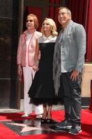 los angeles, 24 luglio - carol burnett, kristin chenoweth, kenny ortega alla cerimonia della stella kristin chenoweth hollywood walk of fame all'hollywood blvd il 24 luglio 2015 a los angeles, ca foto