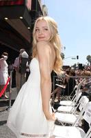 los angeles, 24 luglio - dove cameron alla cerimonia della stella della Walk of fame di kristin chenoweth hollywood all'hollywood blvd il 24 luglio 2015 a los angeles, ca foto