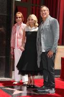 los angeles, 24 luglio - carol burnett, kristin chenoweth, kenny ortega alla cerimonia della stella kristin chenoweth hollywood walk of fame all'hollywood blvd il 24 luglio 2015 a los angeles, ca foto