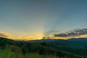 cielo serale mon muen mak, chiang mai, thailandia foto