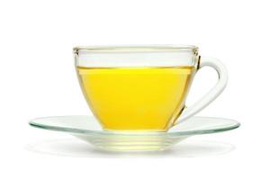 tazza di tè trasparente isolata su sfondo bianco, include un tracciato di ritaglio foto