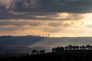 turbine eoliche. generatori eolici. energia alternativa, ridurre il riscaldamento globale. ridurre i problemi di energia insufficiente. foto