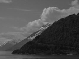 panoramica della Norvegia in primavera foto