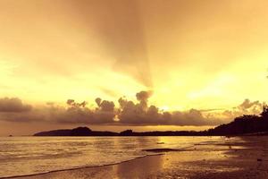 spiaggia al tramonto foto