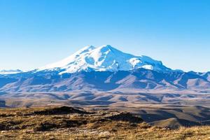 monte elbrus da bermamyt al mattino di settembre foto