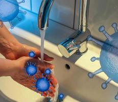 pulizia e lavaggio delle mani con prevenzione del sapone per lo scoppio del coronavirus covid-19 foto