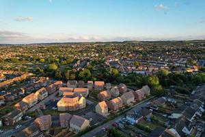 riprese aeree di drone vista dall'alto di londra luton città d'inghilterra gran bretagna foto