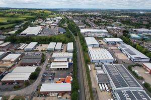 riprese aeree ad alto angolo della zona industriale di Dallow nella città di Luton, in Inghilterra, Regno Unito foto