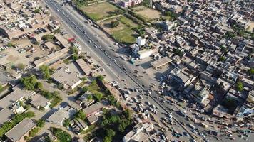 Veduta aerea ad alto angolo della città di sheikhupura del punjab pakistan, filmati del drone. sheikhupura conosciuta anche come qila sheikhupura, è una città nella provincia pakistana del punjab. foto